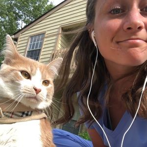 Meet your Posher, Carly